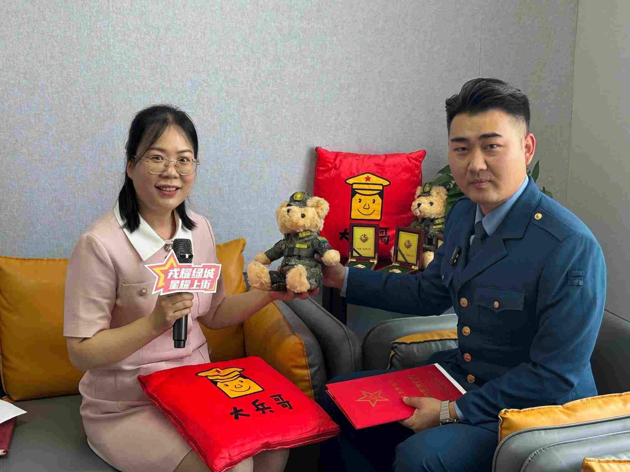 采访从“硬汉”到“红娘“丁昱钦”